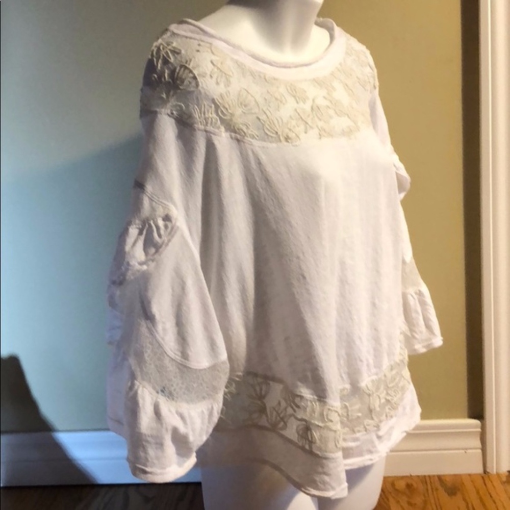 EUC Free People Lacy Cream/White Top - Size XS - Picture 1 of 4